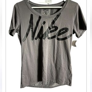 THE NIKE TEE